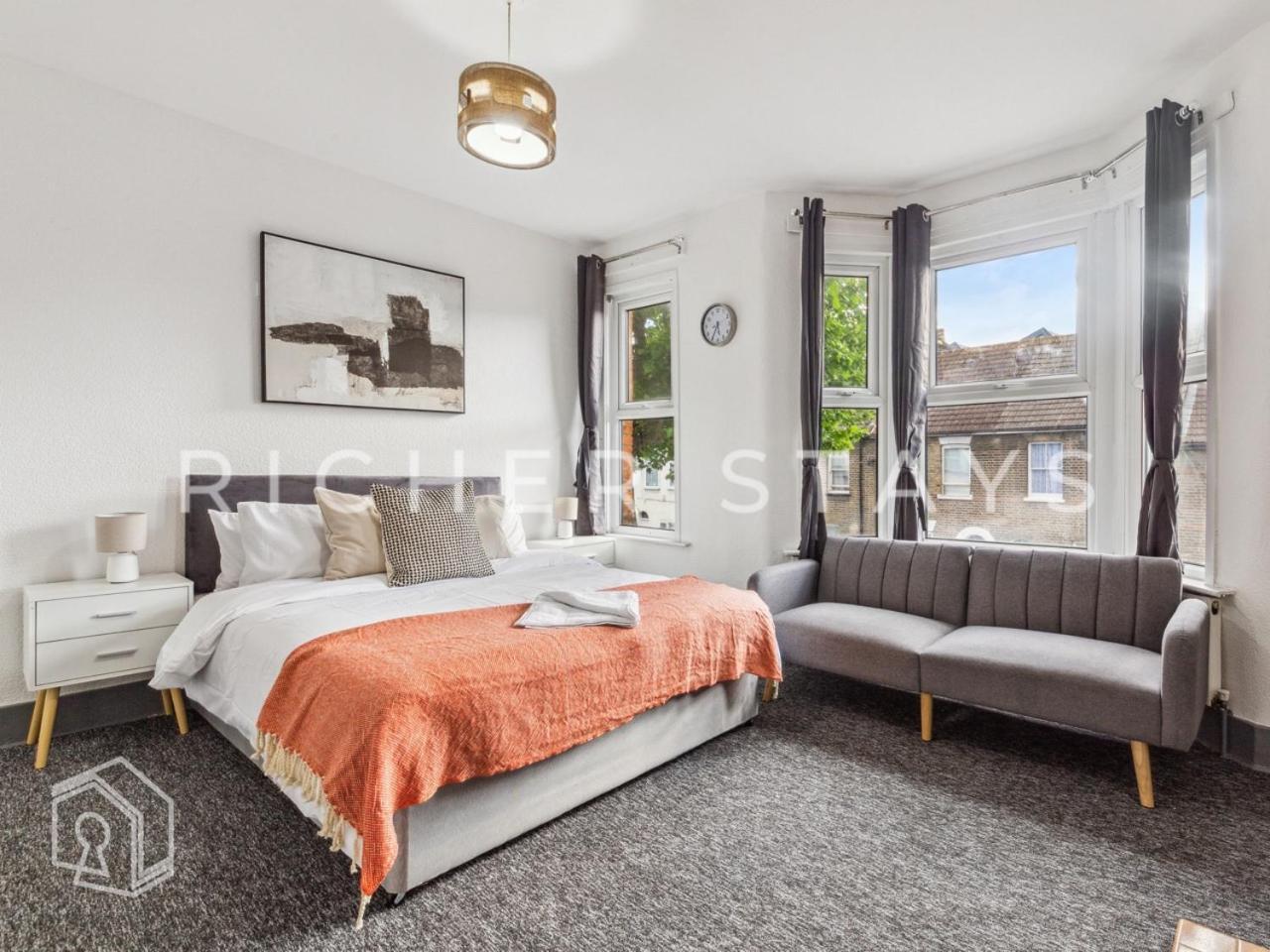 Gasthof East Ldn Guest And Amenities